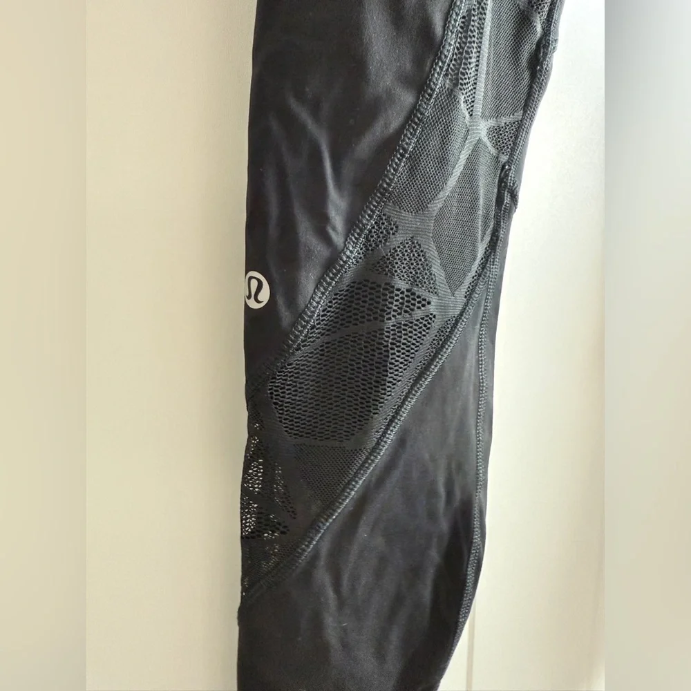LULULEMON I RARE‎ Black Lace Goal Crusher 7/8 Length Leggings